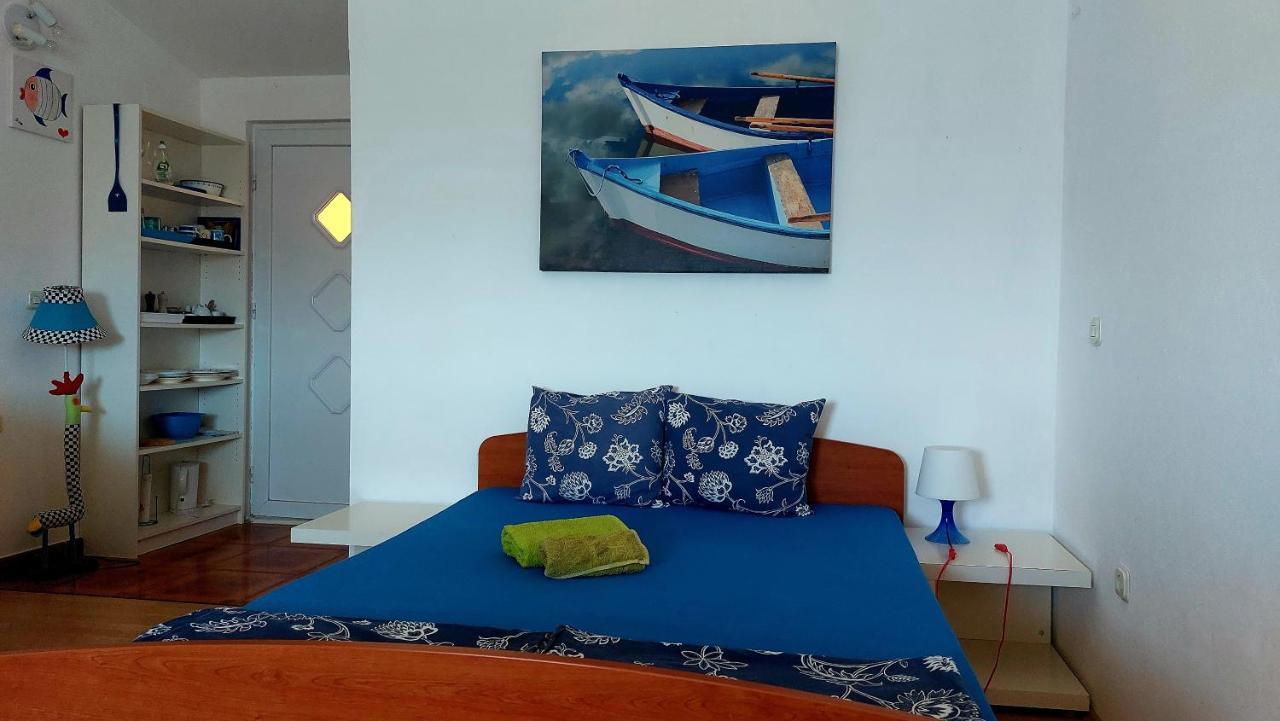Arts Room Jasmina With Sea View Bikers And Pets Are Welcome Starigrad Paklenica Εξωτερικό φωτογραφία